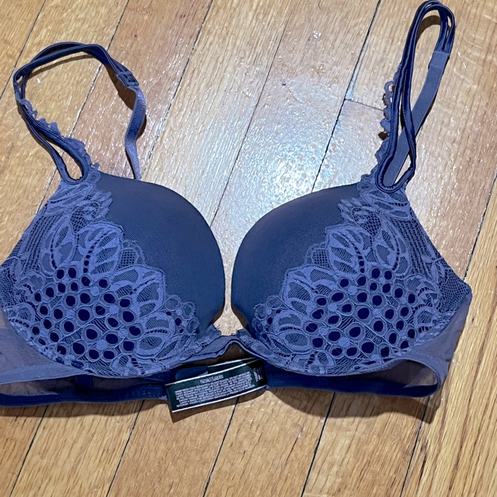 Victoria’s Secret Lace PushUp Bra